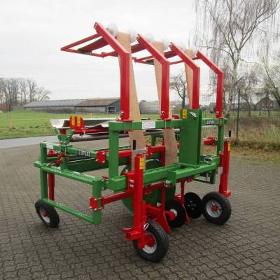 Folienleger mit 3 Vorrichtungen zur Tröpfenschlauchverlegung